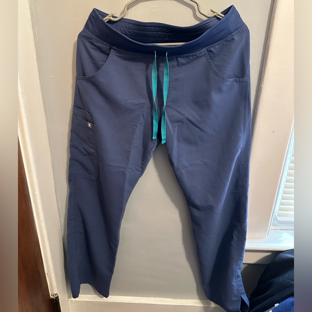 small blue figs basic scrub pants